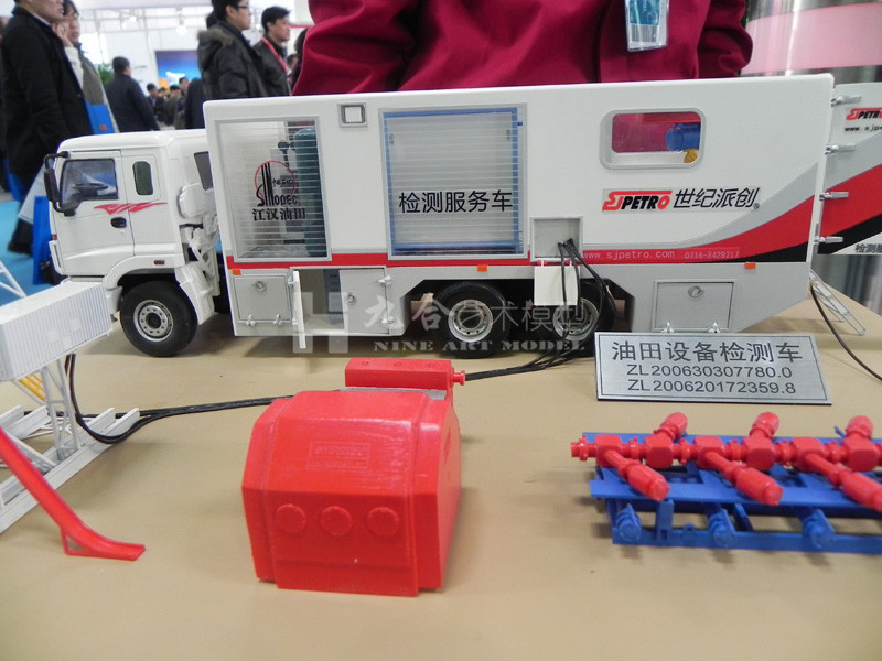 油田設(shè)備檢測(cè)車模型